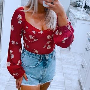 audrey 3+1 burgundy floral balloon sleeve shirred back top